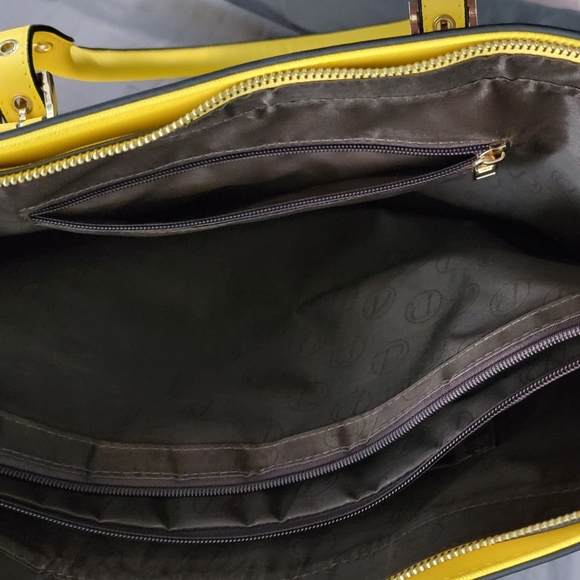 Purse - Picture 3 of 5